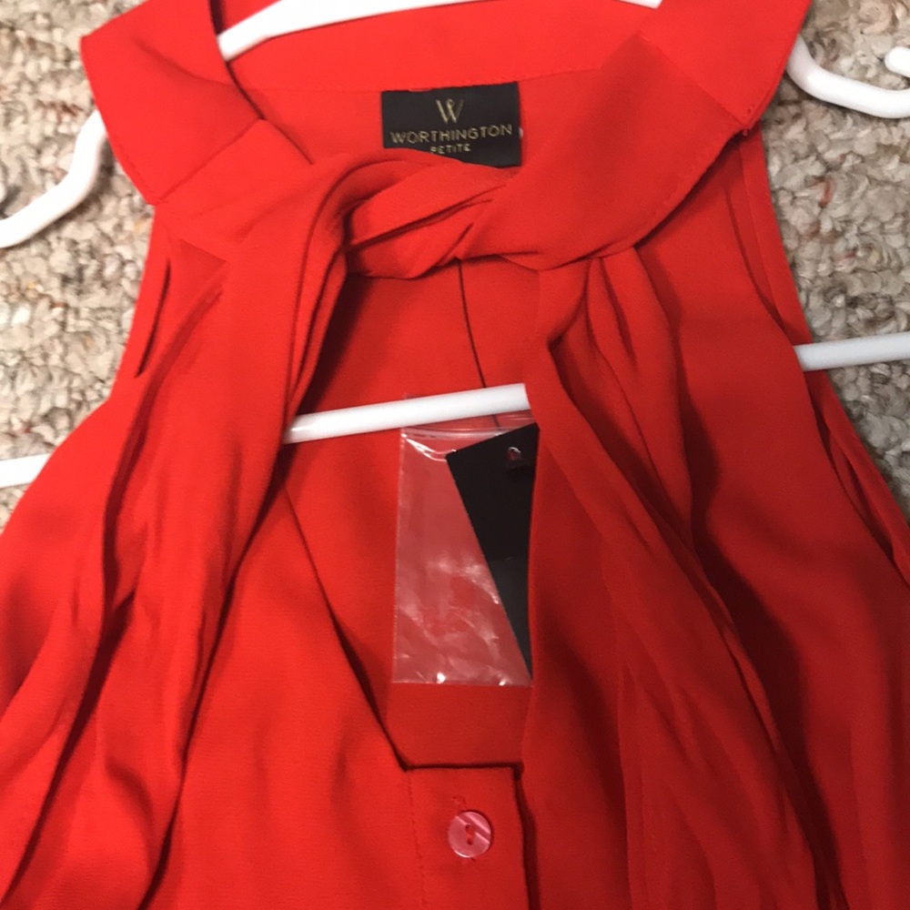 Red top - Picture 3 of 4